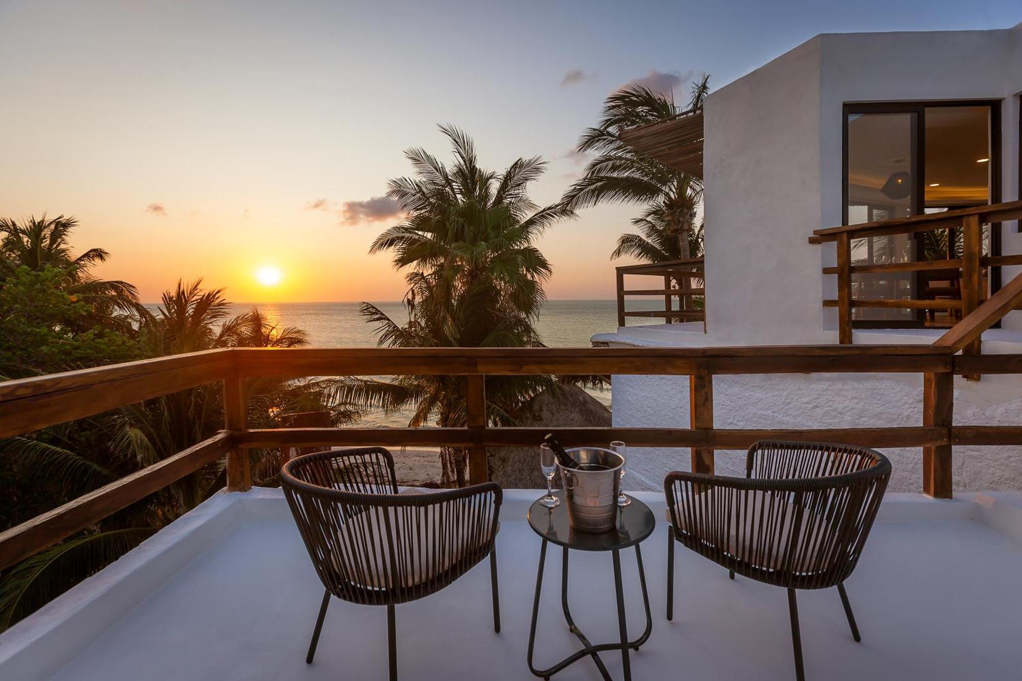 Beachfront Hotel La Palapa - Adults Only Остров Холбокс Экстерьер фото